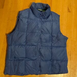 L.L. Bean woman’s Navy Puffer Ves